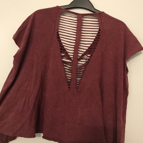 maroon cut out cap sleeve top - Picture 3 of 4